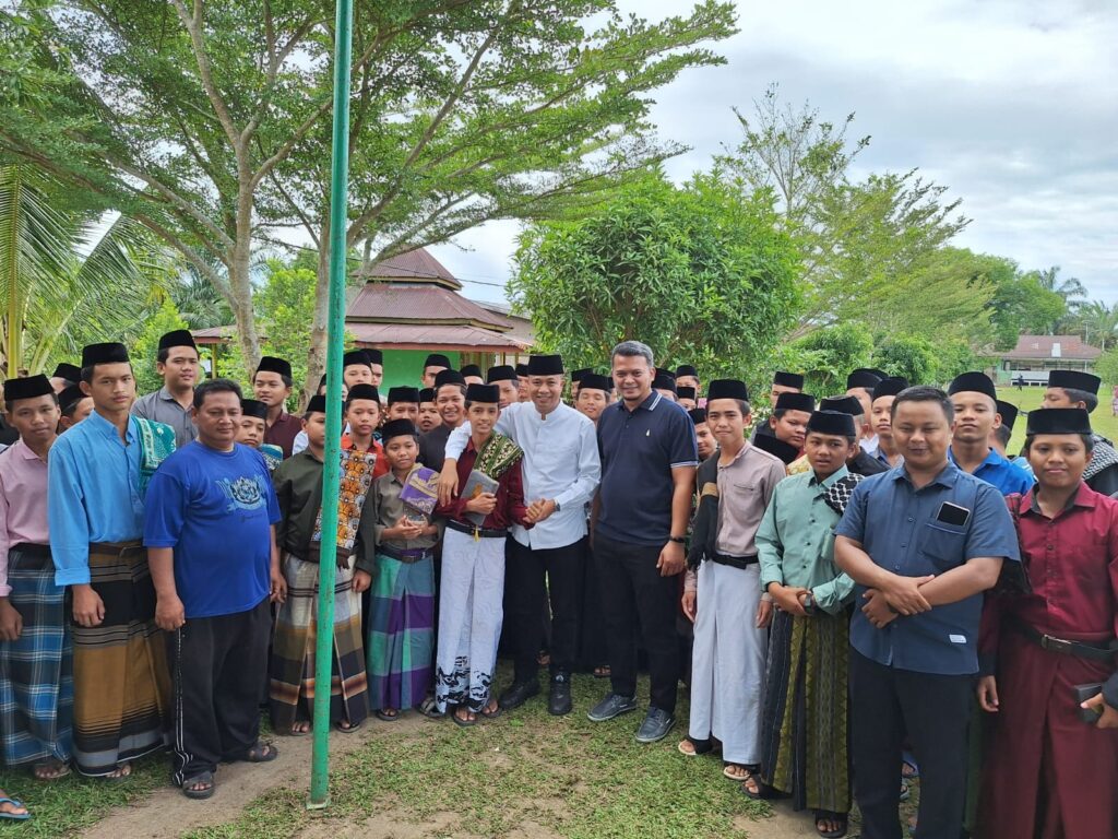 MERIAHKAN IDUL ADHA BERSAMA PARA SANTRI DI PONDOK PESANTREN AL HASYIMIYAH